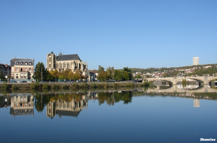 vue église et pont de Montereau-Fault-Yonne