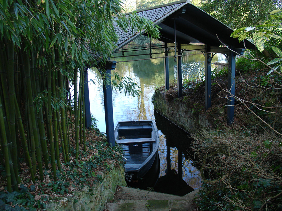 barque de l'arboretum de la vallée aux loups