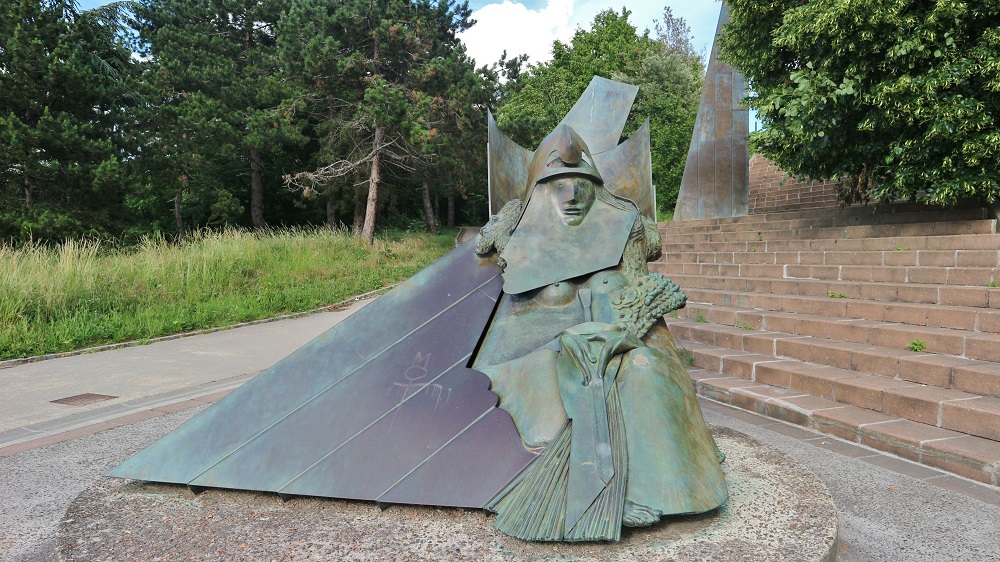sculpture d'Ipouséguy dans le parc Jean Moulin-Les Guilands